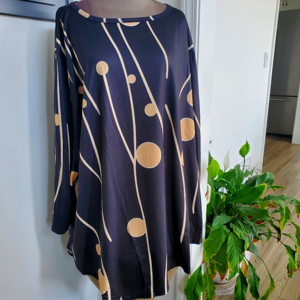 NWOT Black and Gold Tunic